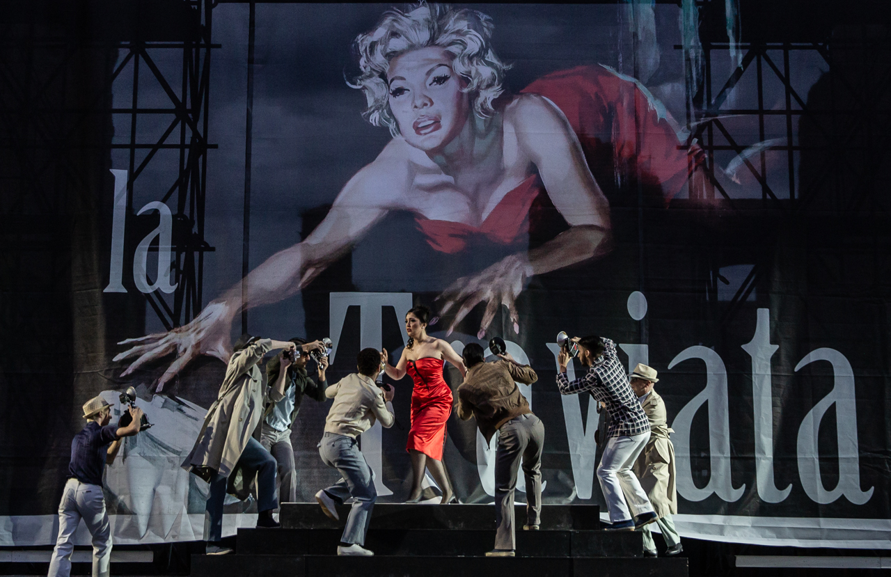 Al Teatro Dell'Opera "La Traviata" Nell'allestimento Ispirato Alla ...